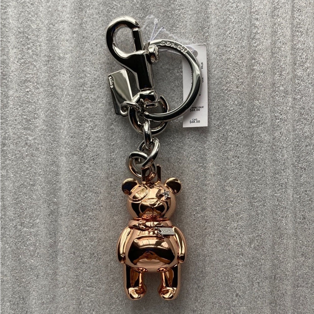 COACH Limited Edition Rosegold 3D Bear Bag Charm (Brand New!) 🧸💕